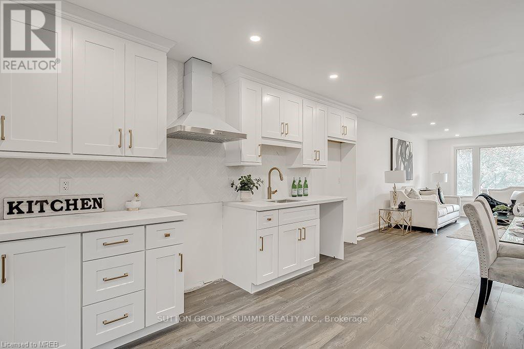 16 UPPER CANADA Drive Unit# Upper