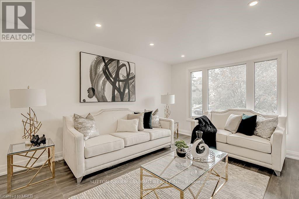 16 UPPER CANADA Drive Unit# Upper