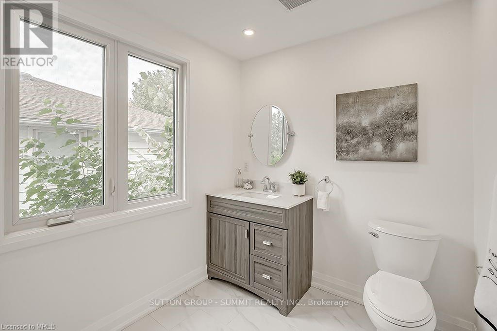 16 UPPER CANADA Drive Unit# Upper