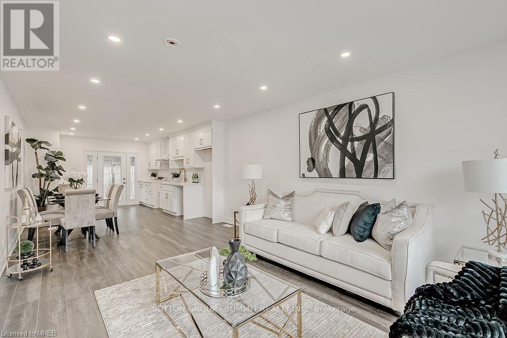 16 UPPER CANADA Drive Unit# Upper