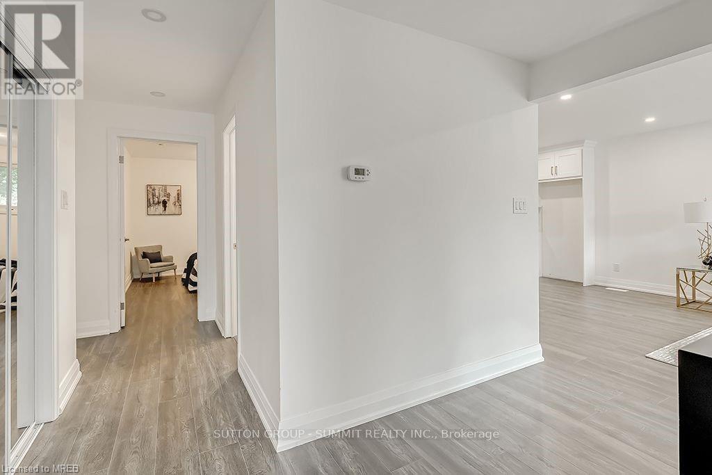 16 UPPER CANADA Drive Unit# Upper