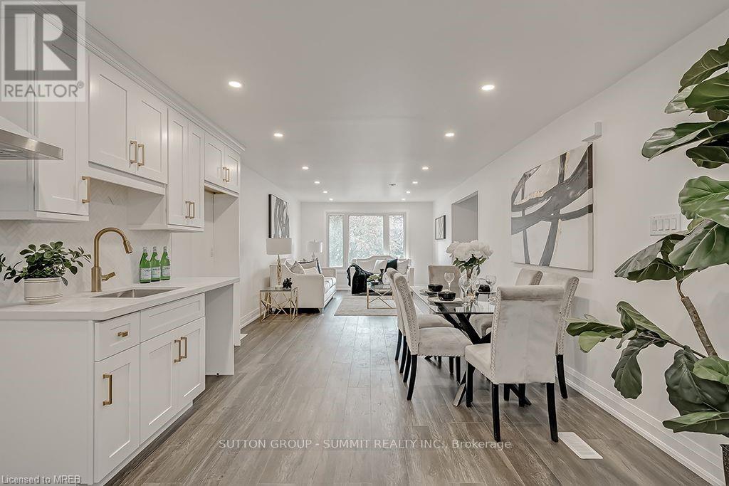 16 UPPER CANADA Drive Unit# Upper