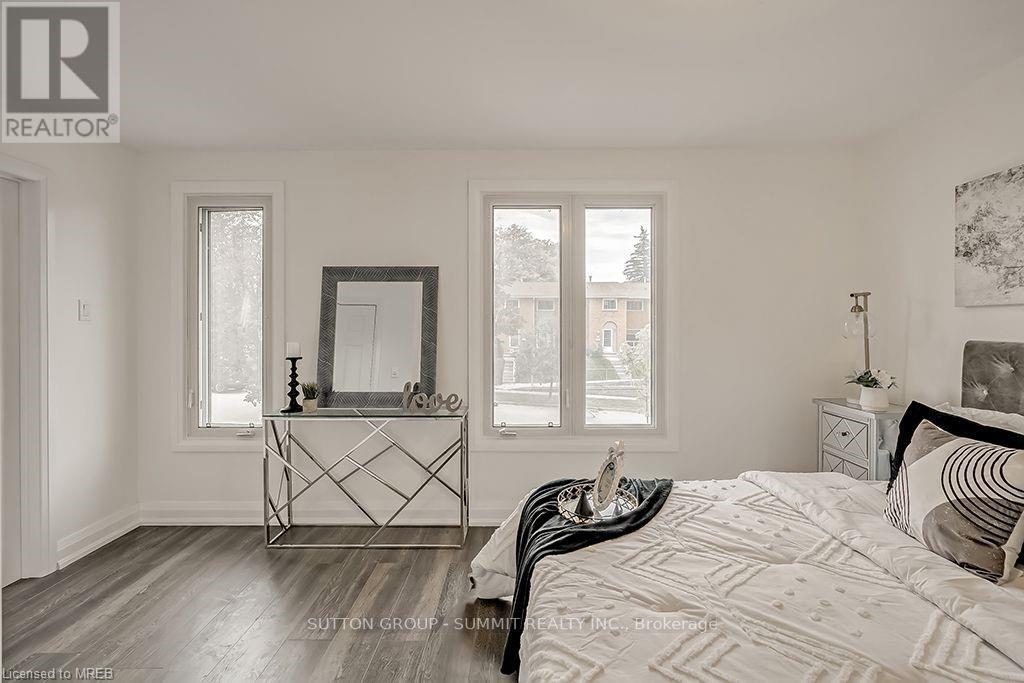 16 UPPER CANADA Drive Unit# Upper