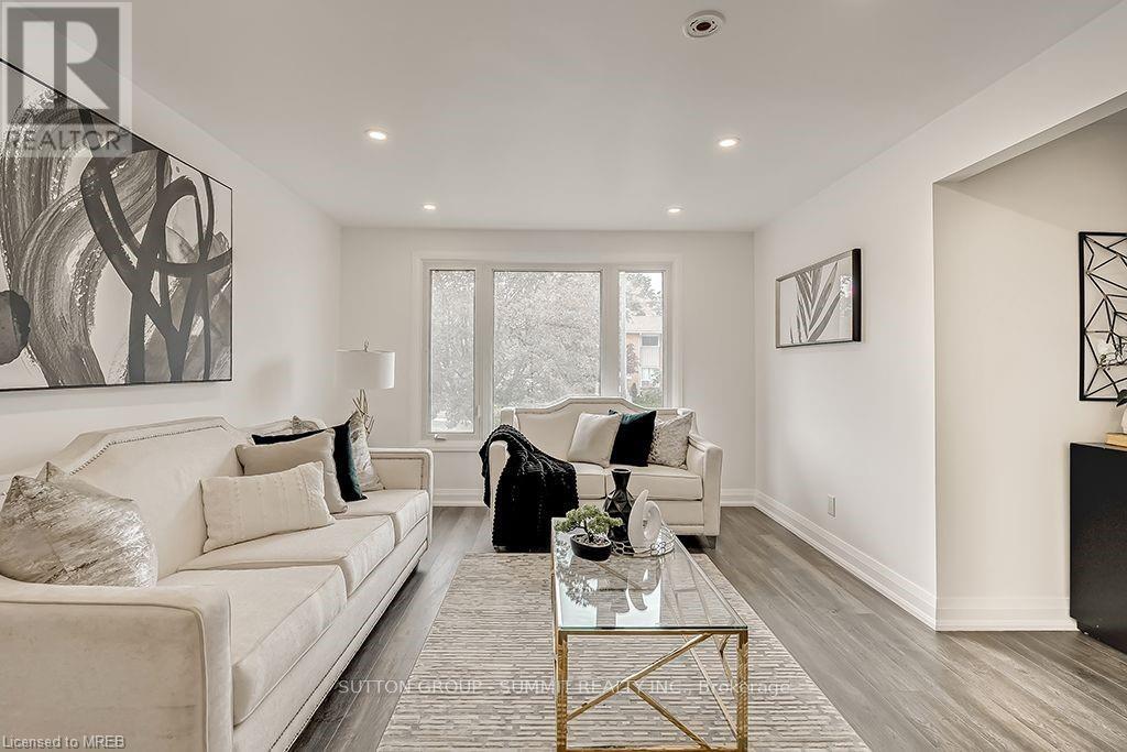 16 UPPER CANADA Drive Unit# Upper