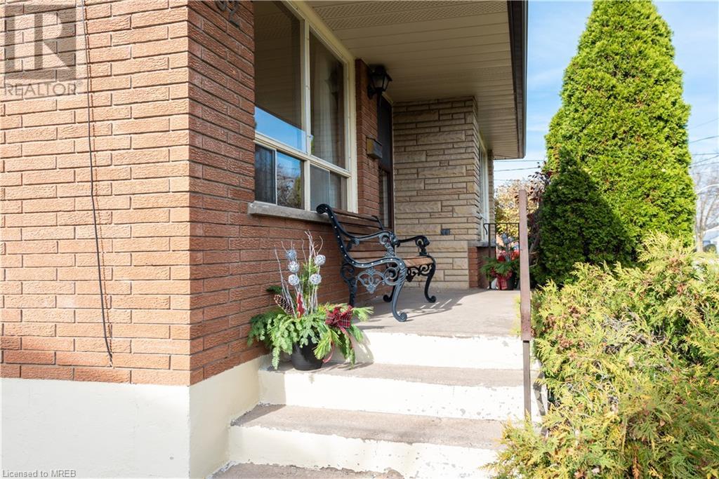 32 VALLEY Road