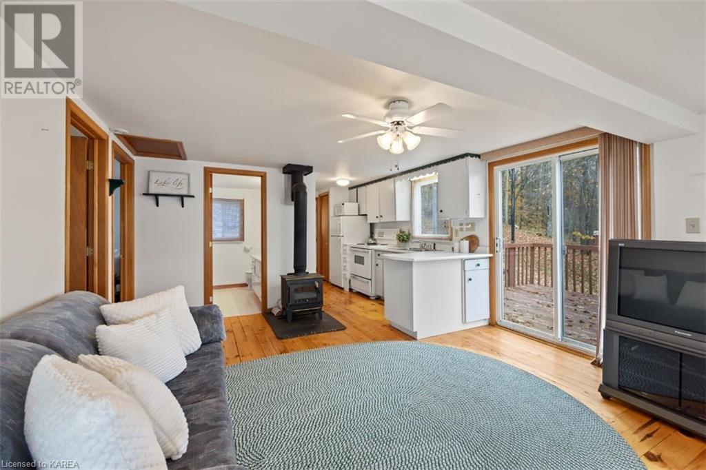 1110 LLOYD LANE SOUTH