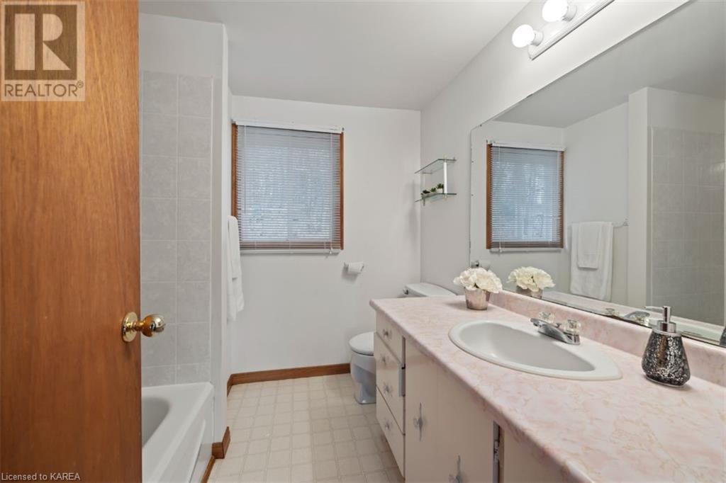 1110 LLOYD LANE SOUTH