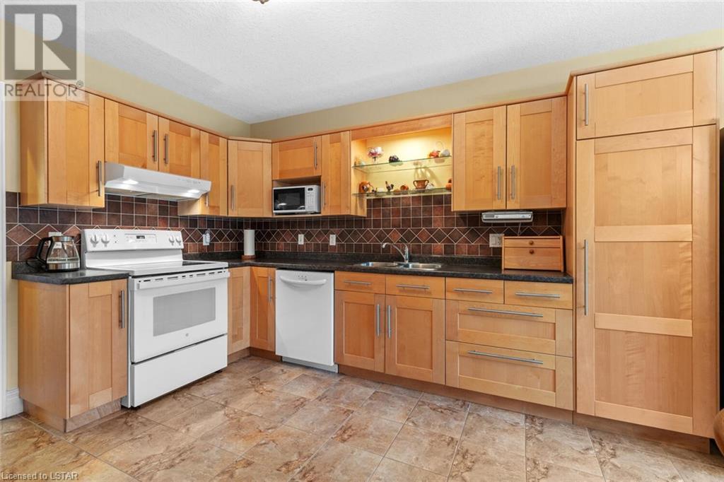 3 HUNTINGTON Terrace