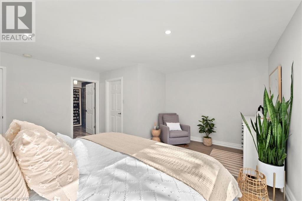 25 UNDERHILL Crescent