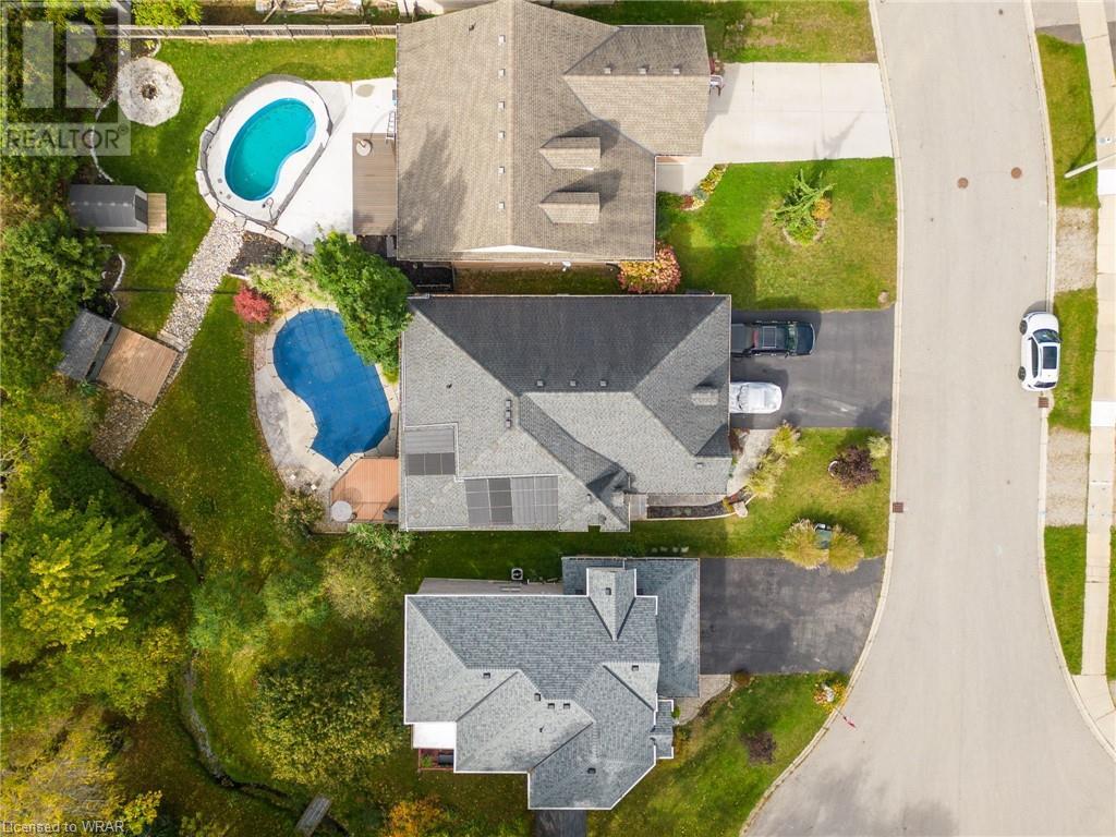 16 HENDERSON Court