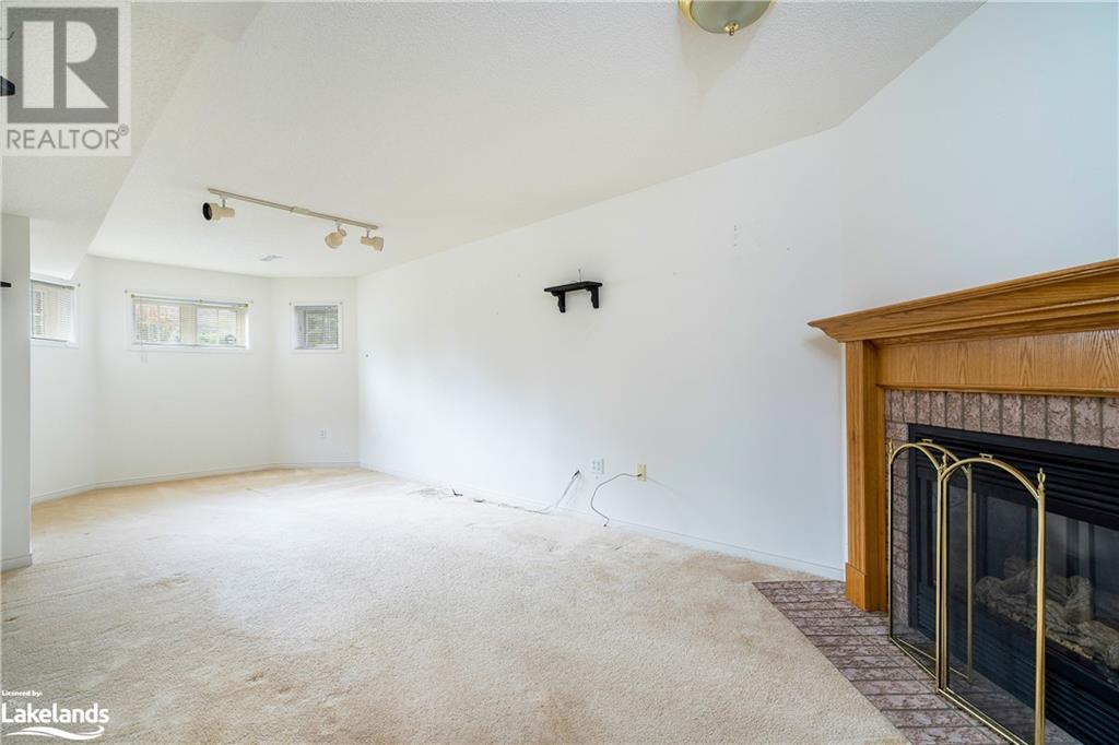 64 ACORN Crescent