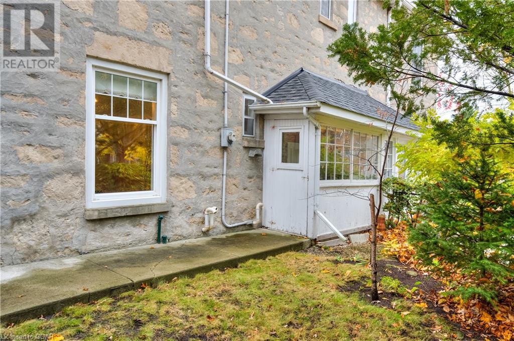 32 ERAMOSA Road