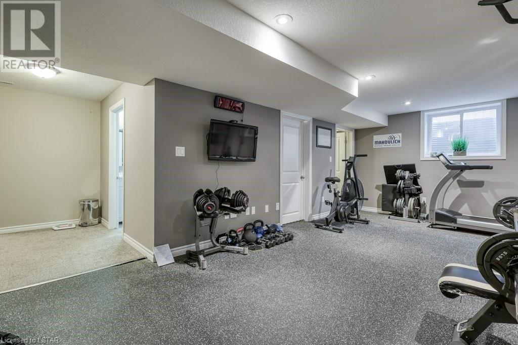 26 BRIDLE Path