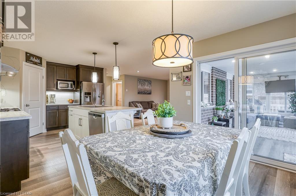 26 BRIDLE Path