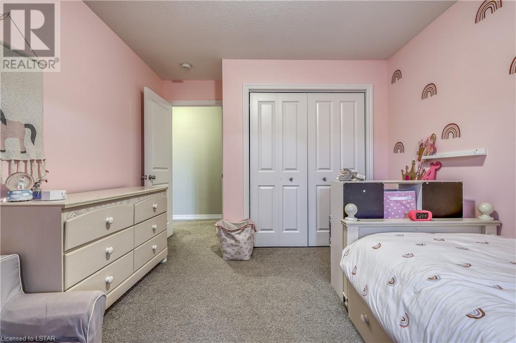 26 BRIDLE Path