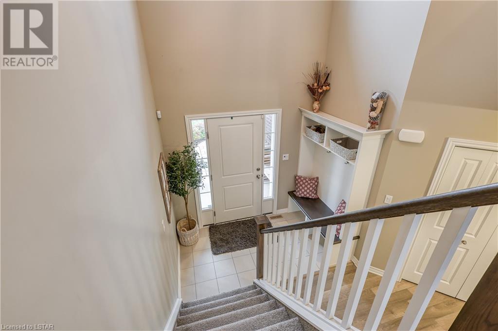 26 BRIDLE Path