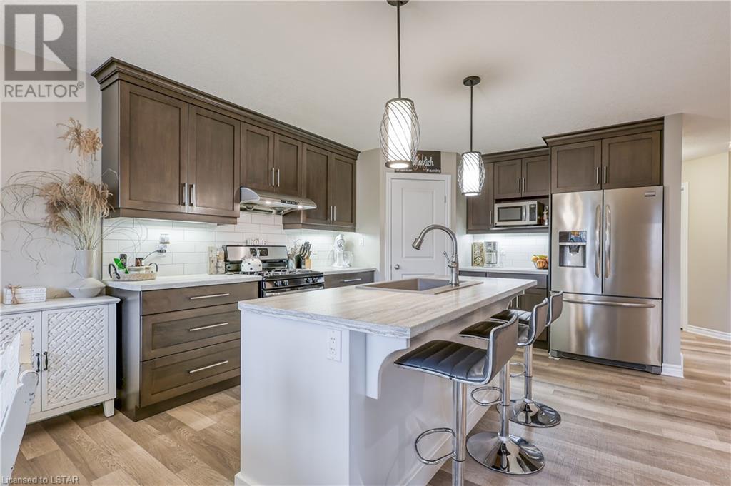 26 BRIDLE Path