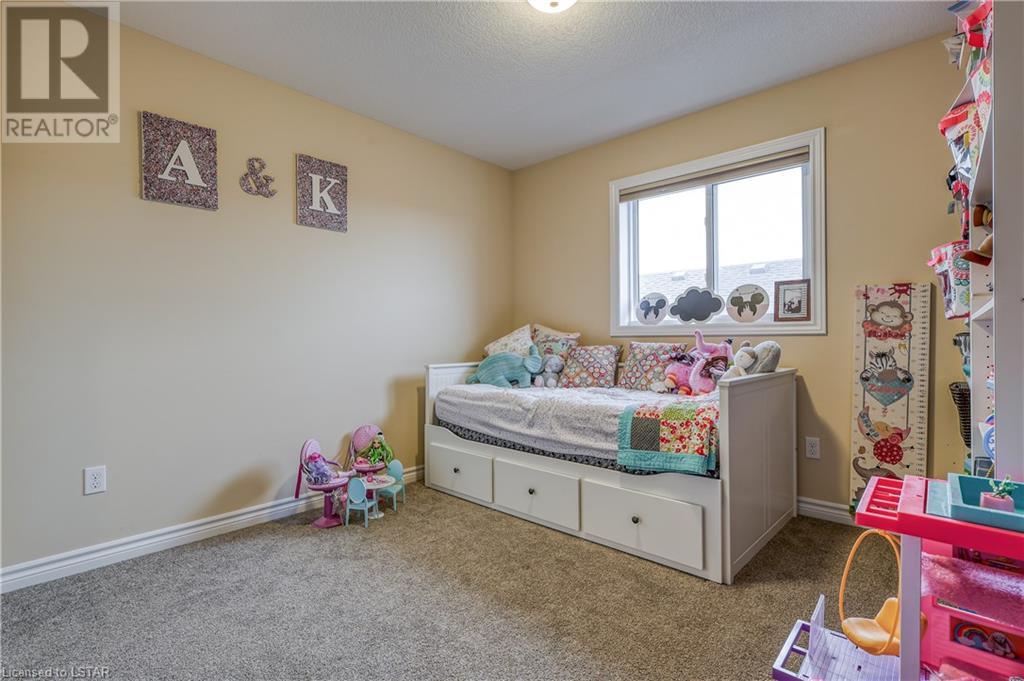 26 BRIDLE Path