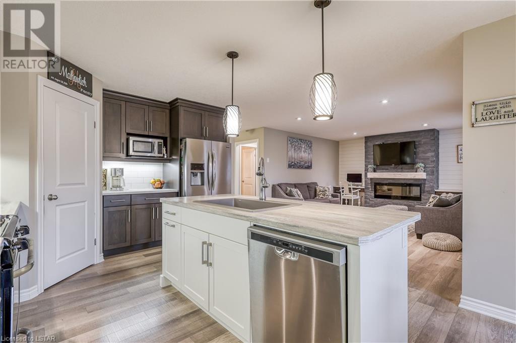 26 BRIDLE Path