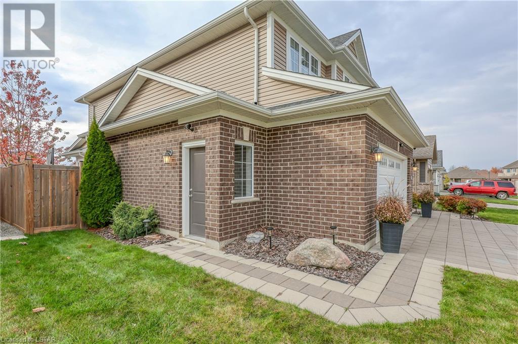 26 BRIDLE Path