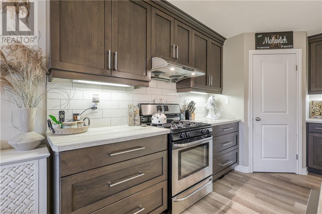 26 BRIDLE Path