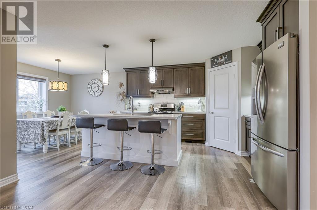 26 BRIDLE Path