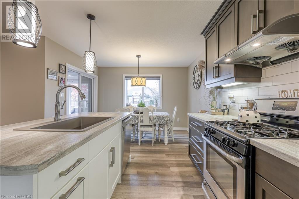 26 BRIDLE Path