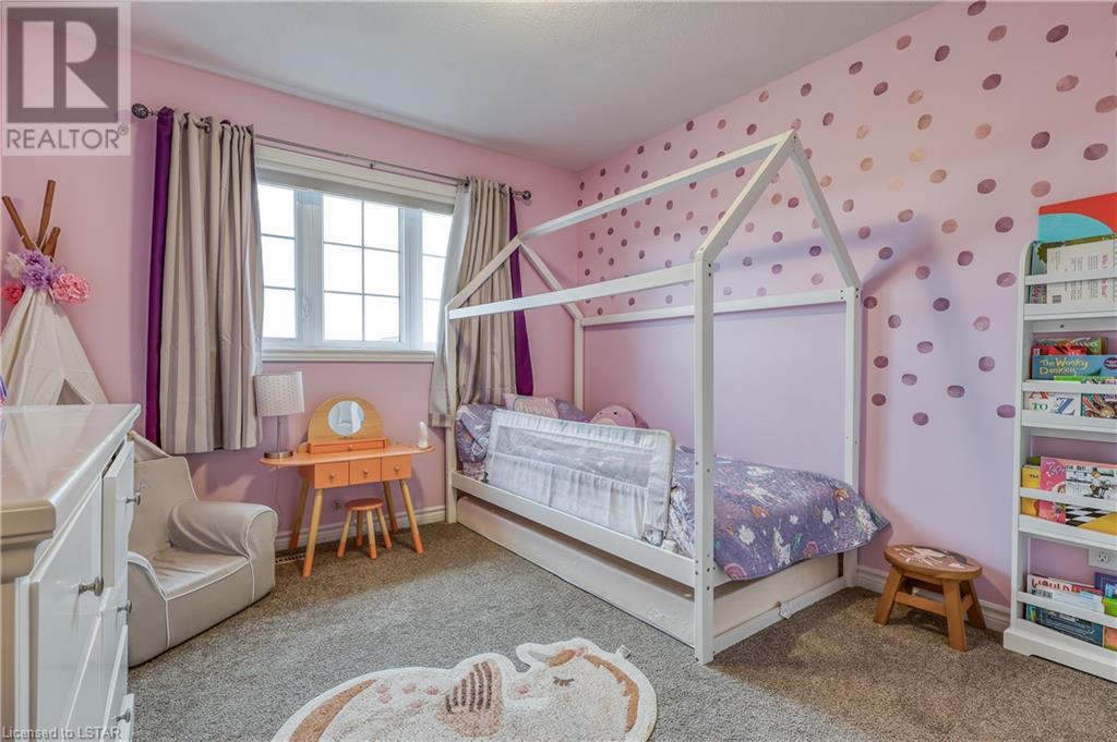 26 BRIDLE Path