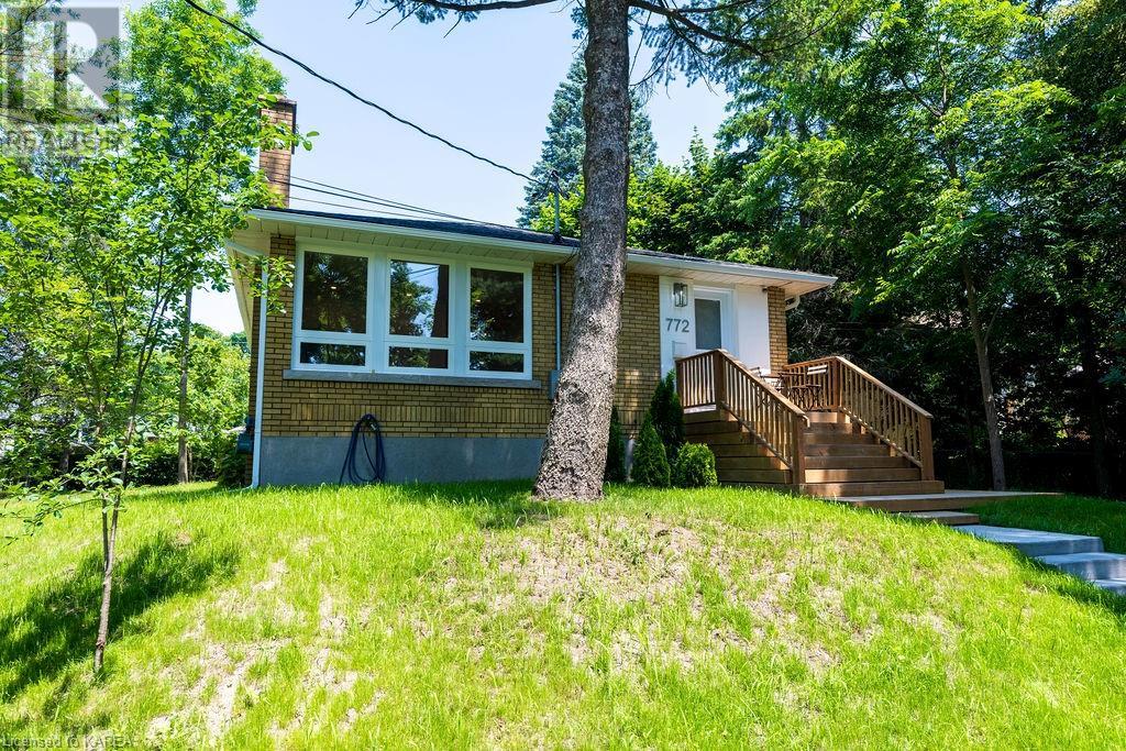 772 TACOMA Crescent