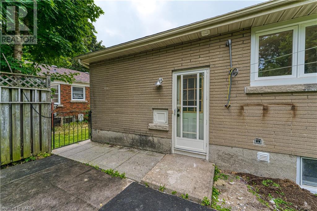 73 WESTMORELAND Road