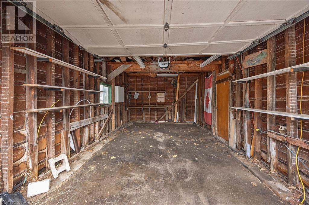 624 UPPER OAK LEAF Road