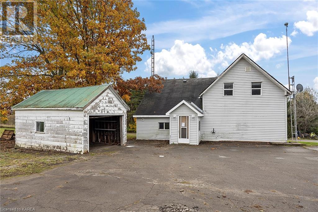624 UPPER OAK LEAF Road