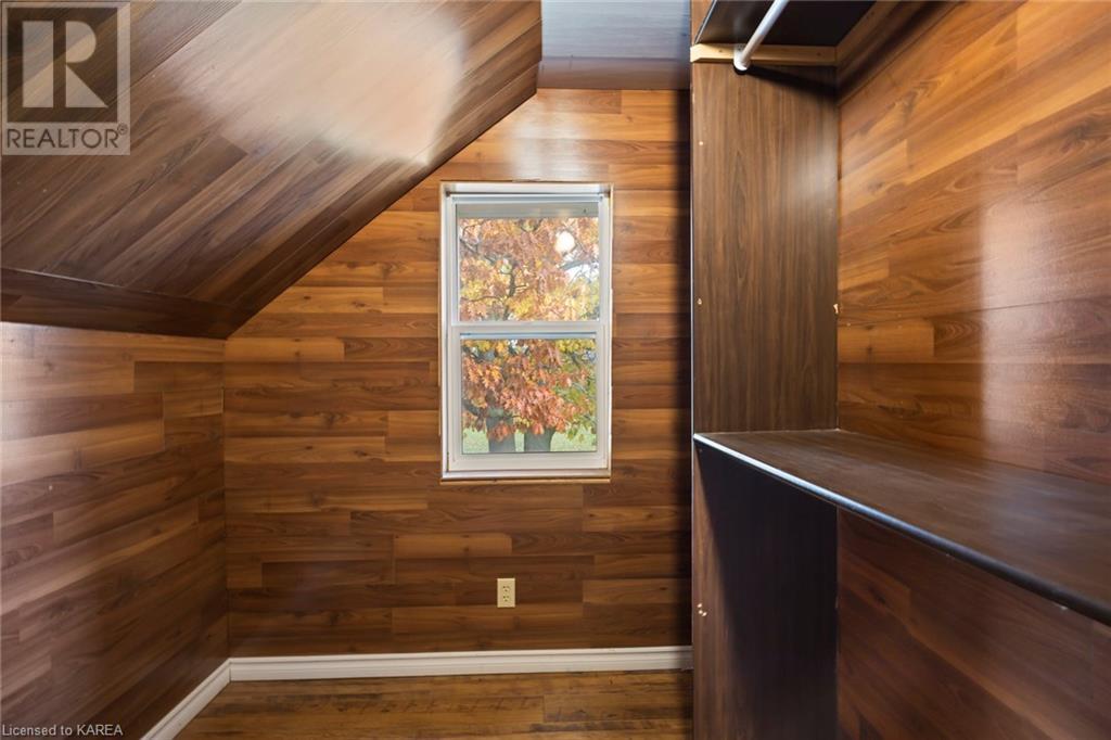 624 UPPER OAK LEAF Road