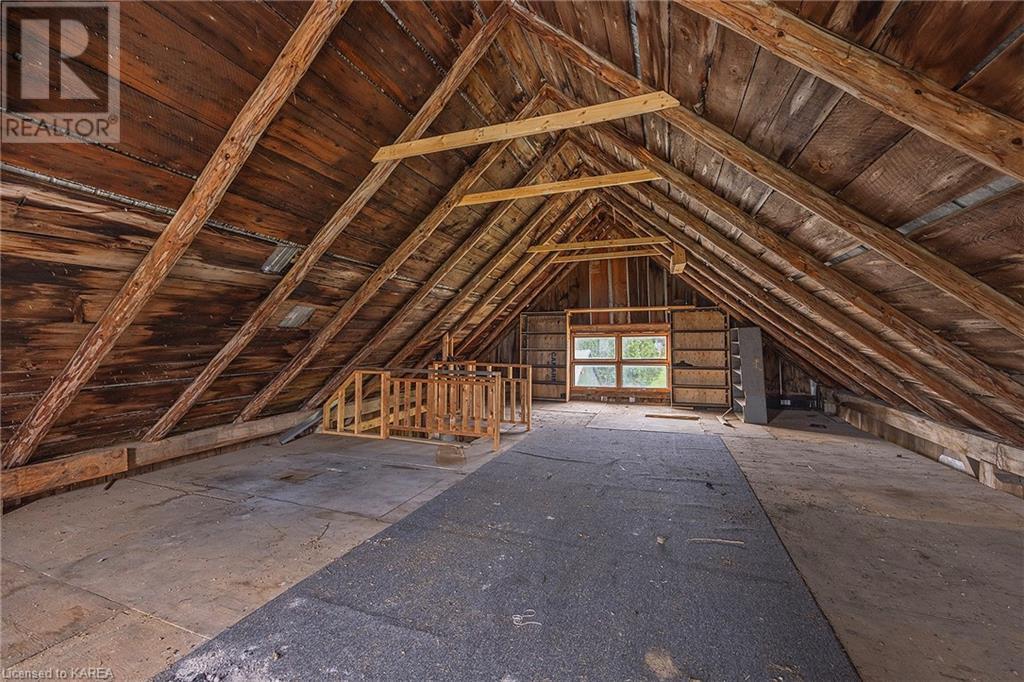 624 UPPER OAK LEAF Road