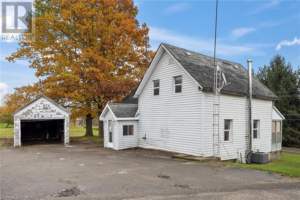 624 UPPER OAK LEAF Road