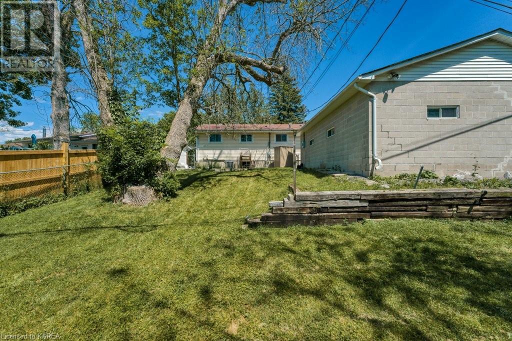 675 AYLMER Crescent
