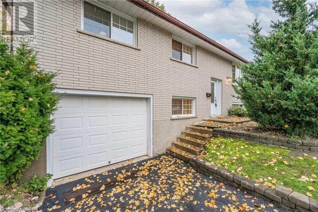 604 GLEN FORREST Boulevard Unit# UPPER