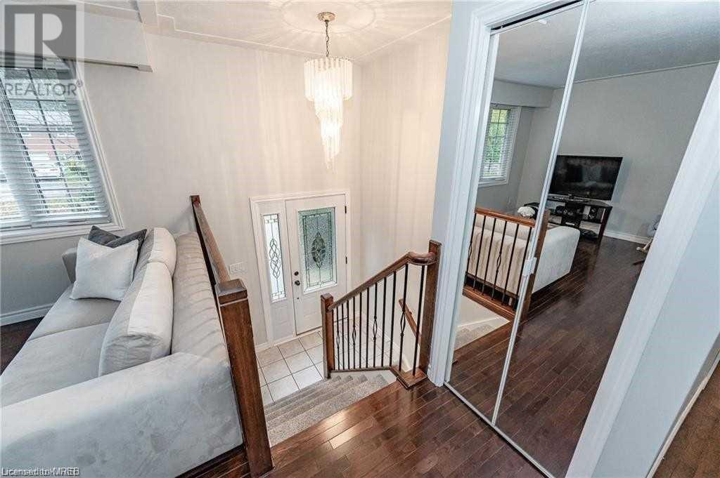 604 GLEN FORREST Boulevard Unit# UPPER