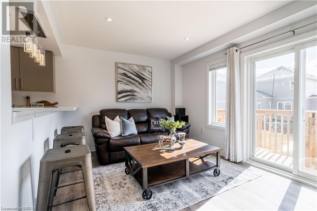 32 BAWCUTT Crescent