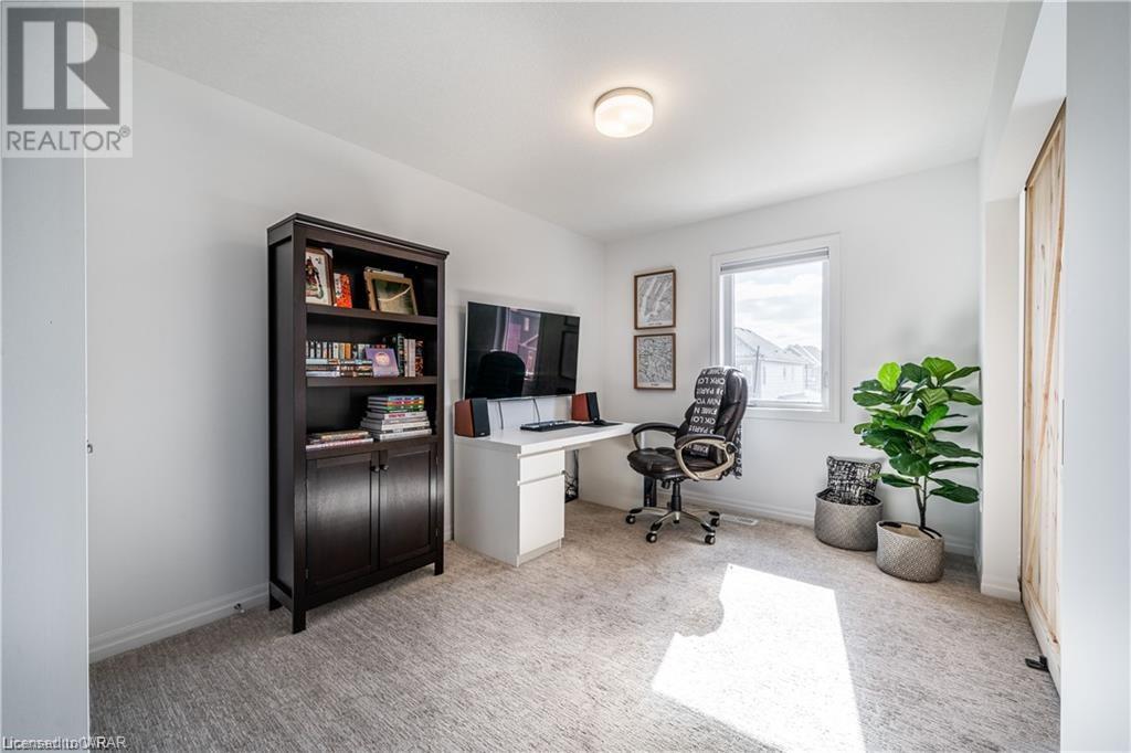 32 BAWCUTT Crescent