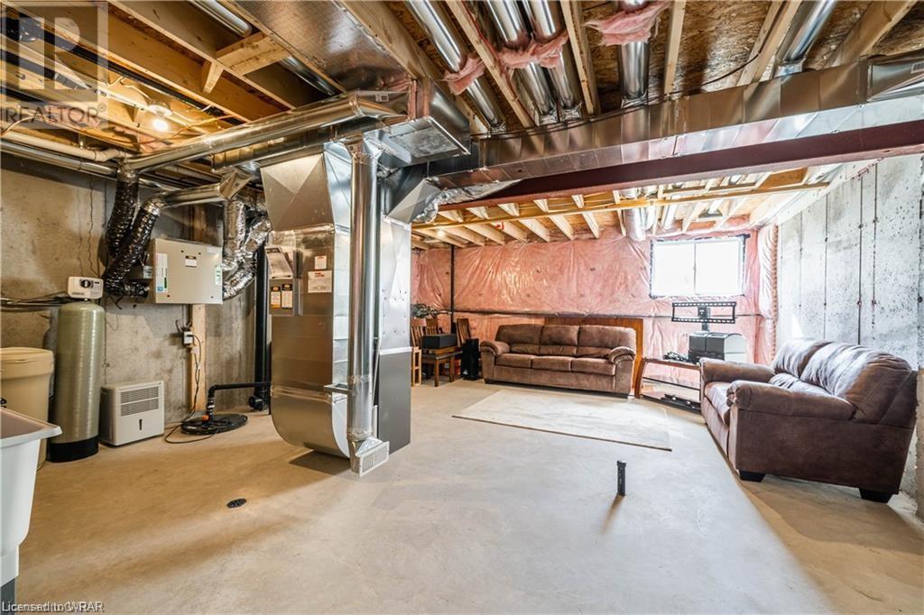 32 BAWCUTT Crescent
