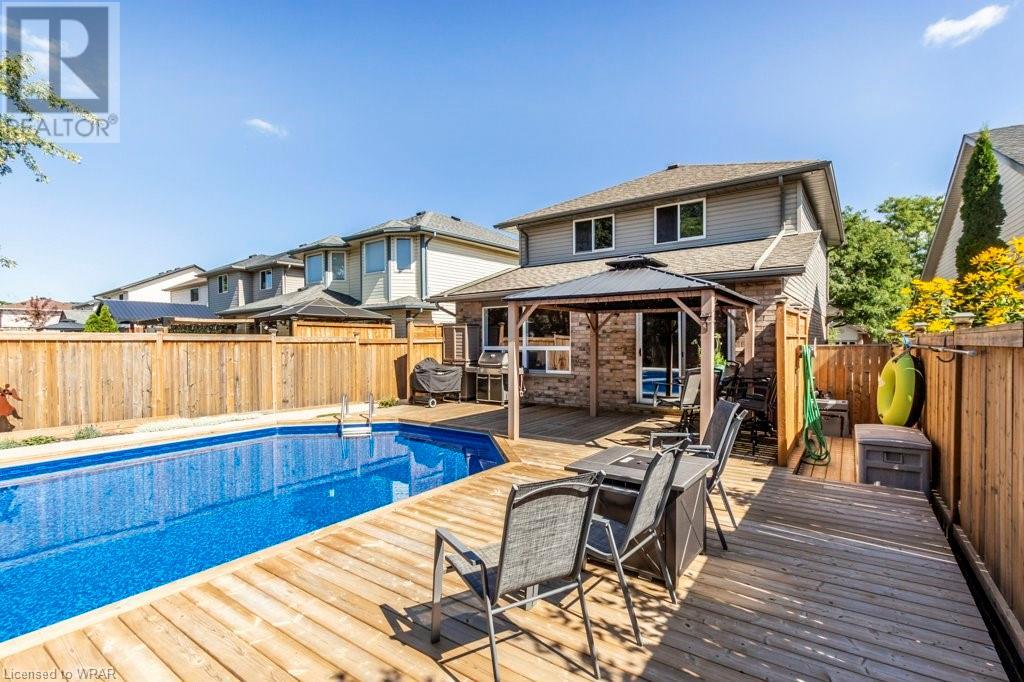 16 WHITTAKER Crescent