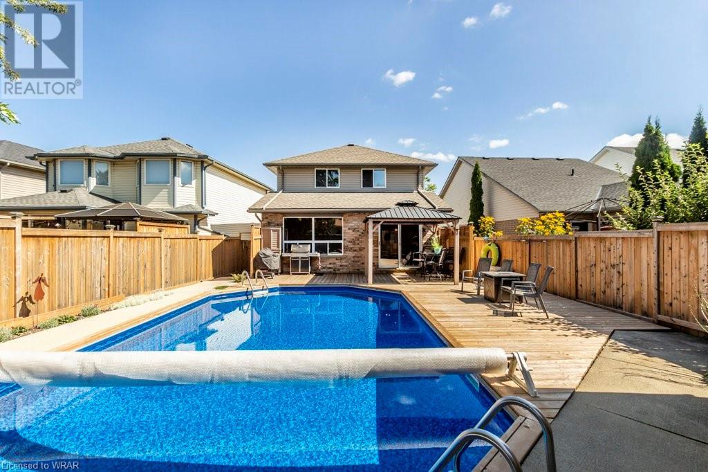 16 WHITTAKER Crescent