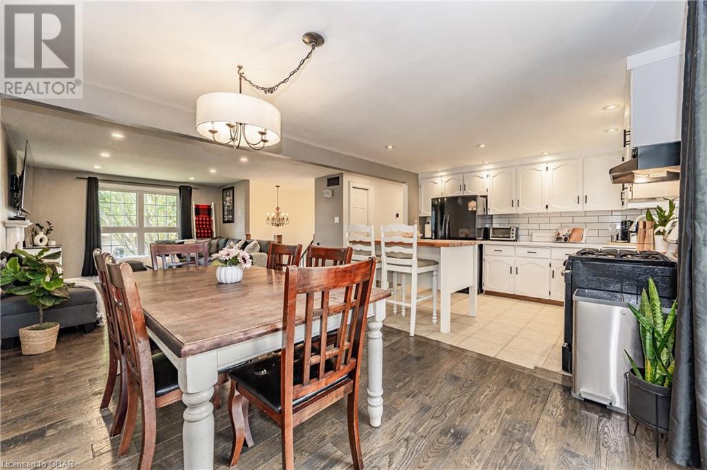 8 SUNRISE Court