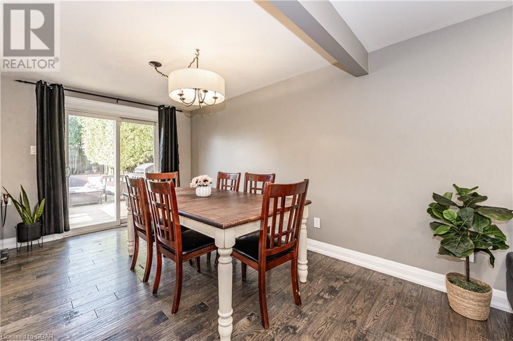 8 SUNRISE Court