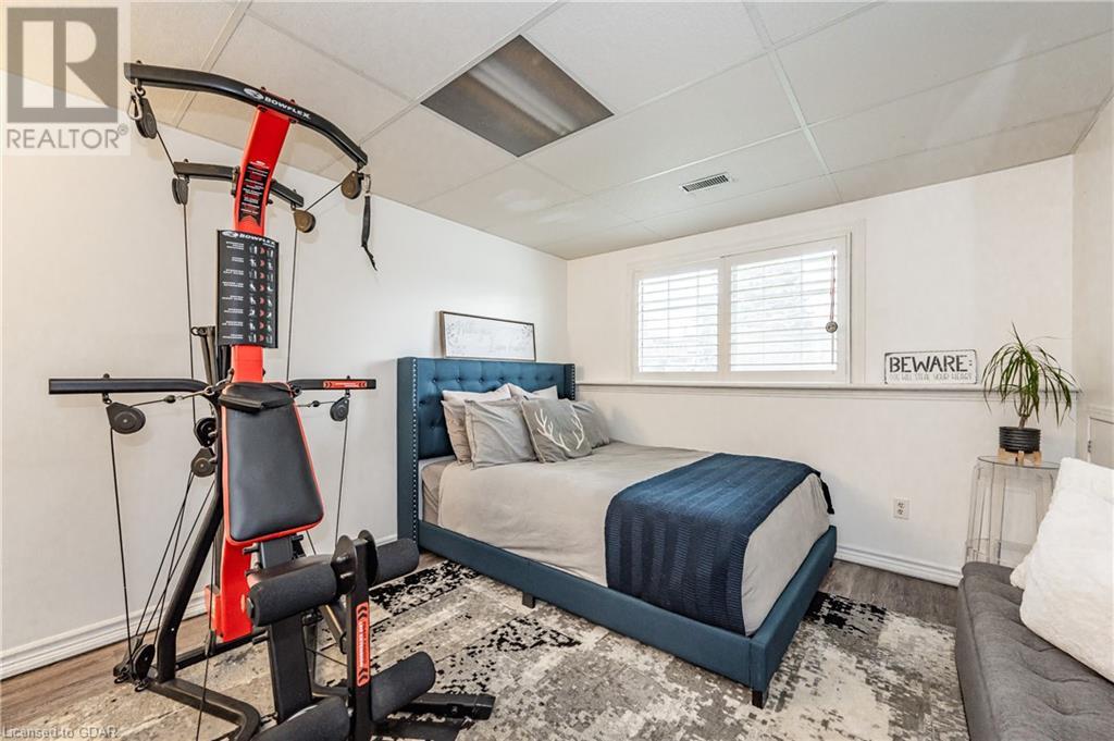 8 SUNRISE Court