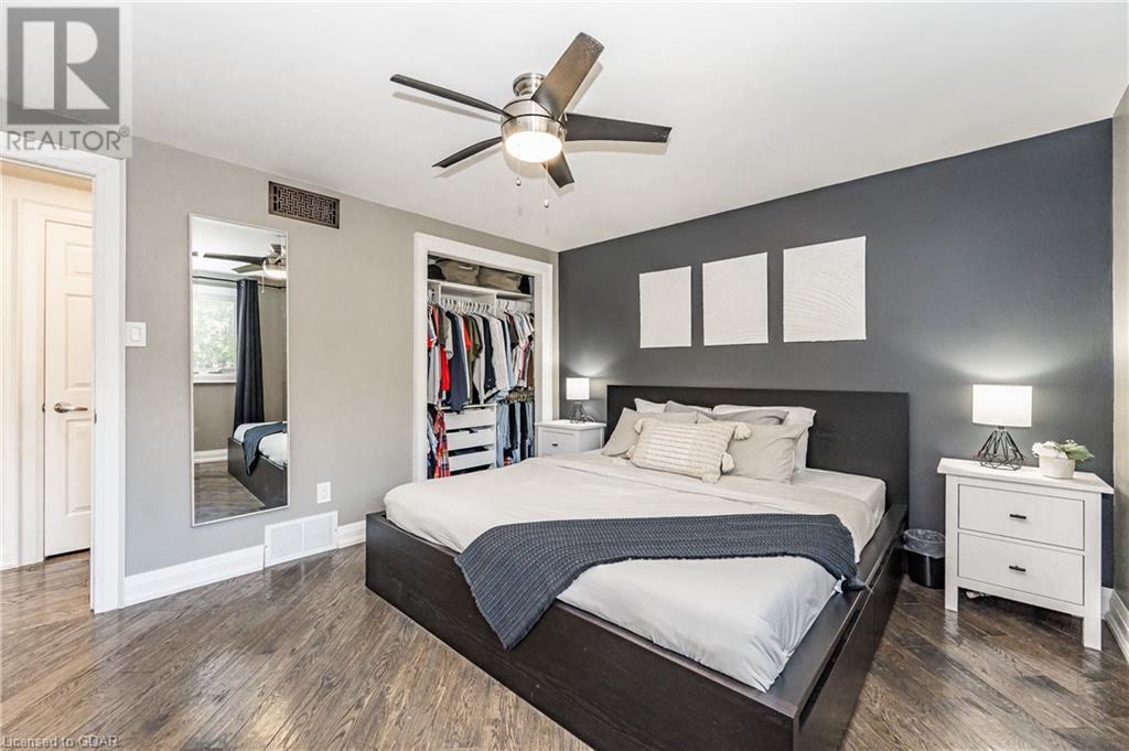 8 SUNRISE Court