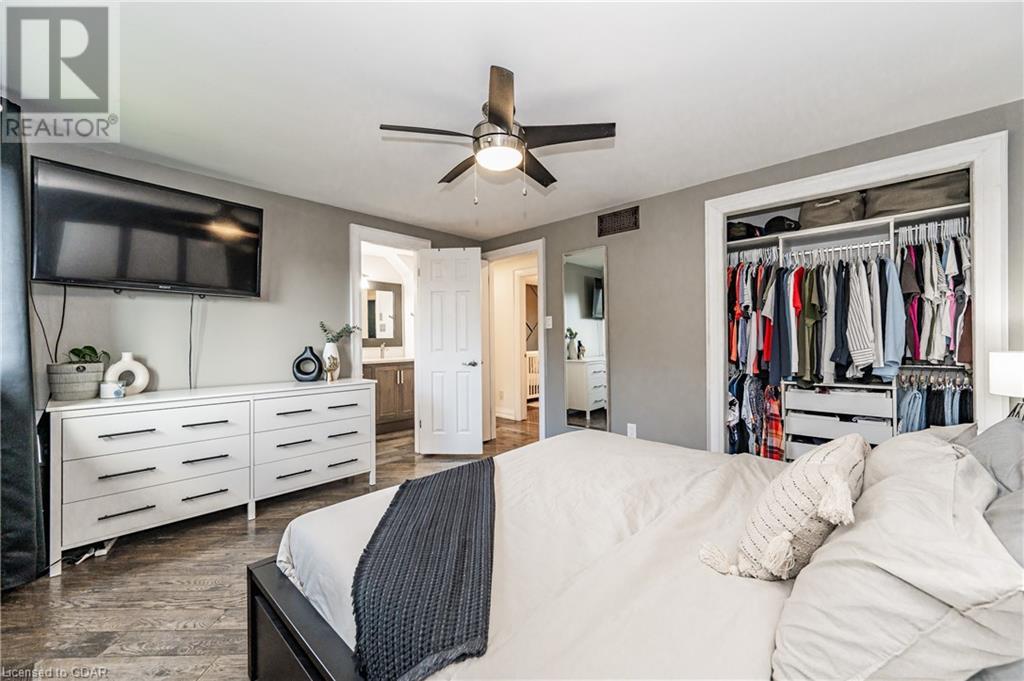 8 SUNRISE Court