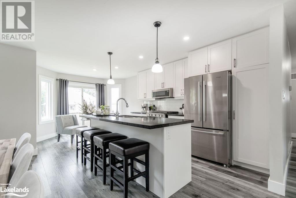 1 TIMBERLAND Crescent