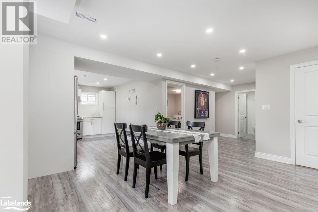 1 TIMBERLAND Crescent